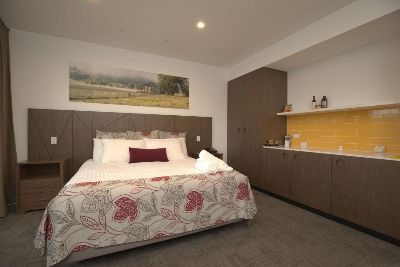 Young Federation Motor Inn And Services Club Ngoại thất bức ảnh