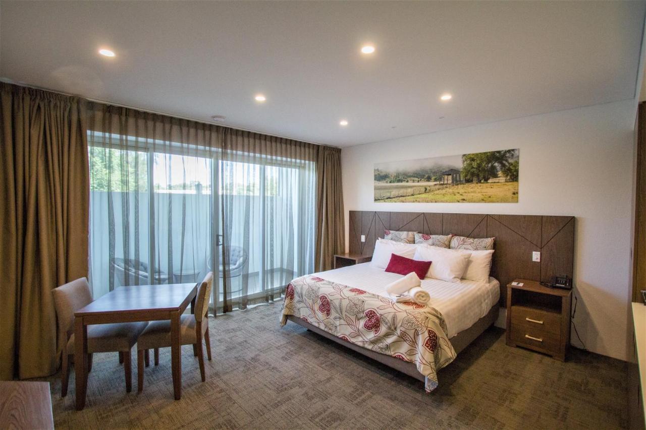Young Federation Motor Inn And Services Club Ngoại thất bức ảnh