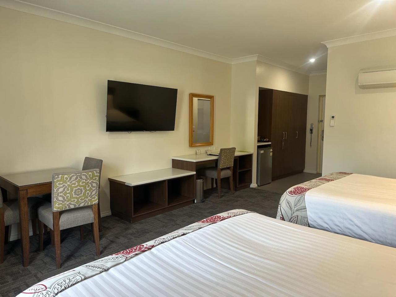 Young Federation Motor Inn And Services Club Phòng bức ảnh